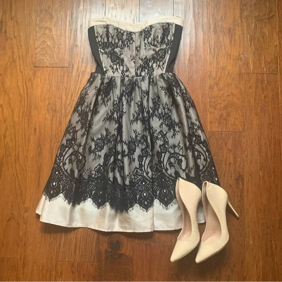 Wyton elegant Strapless Lace Dress - Black and Cream nwot - Picture 9 of 9